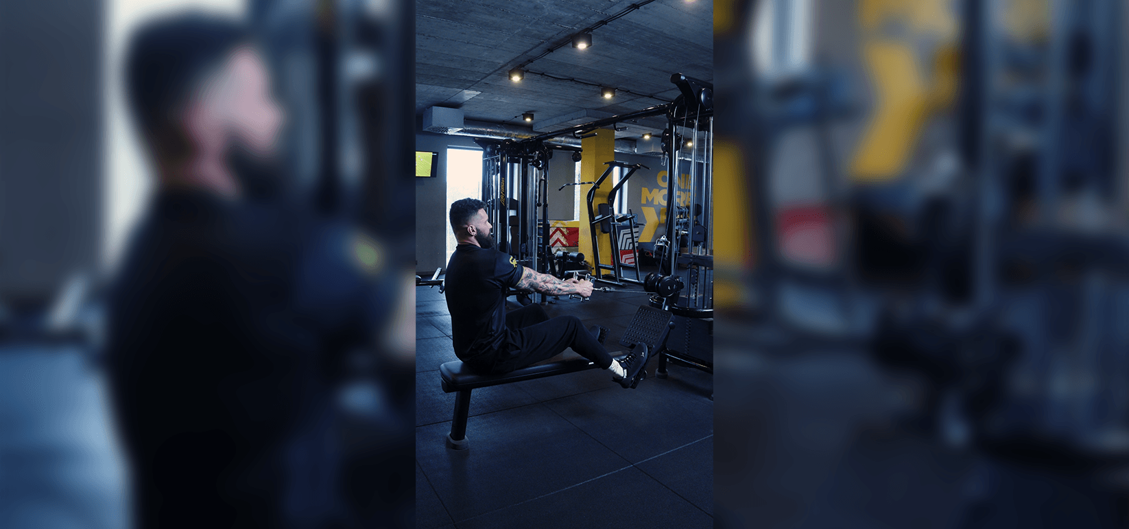 Przyciąganie ciężaru do brzucha na wyciągu poziomym